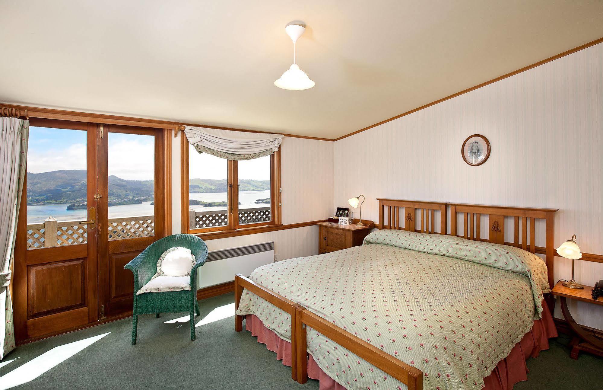 Larnach Lodge & Stable Stay Dunedin Exteriör bild